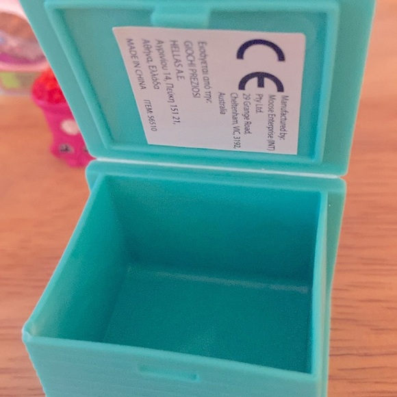 Shopkins Chef Club Making an Ice Cream Sandwich. - Picture 6 of 7